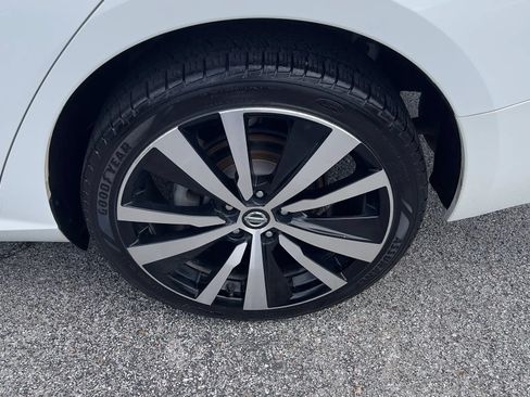 Used 2019 Nissan Altima 2.5 SR AWD/4WD image 11