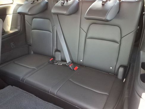 Used 2025 Nissan Pathfinder SL AWD/4WD image 14