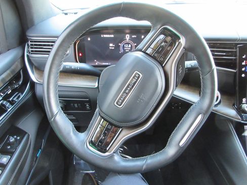 Used 2023 Jeep Grand Wagoneer Series II w/ Premium Group II AWD/4WD image 40