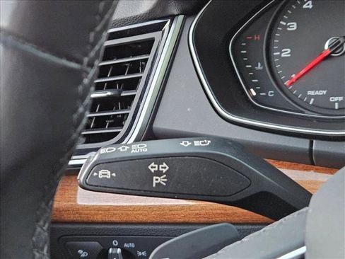 Used 2022 Audi Q5 2.0T Premium w/ Convenience Package image 14