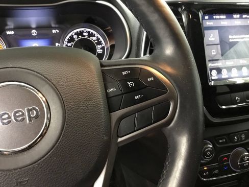 Used 2019 Jeep Cherokee Limited AWD/4WD image 17
