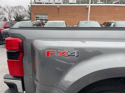 Used 2024 Ford F350 Lariat w/ Lariat Ultimate Package image 11