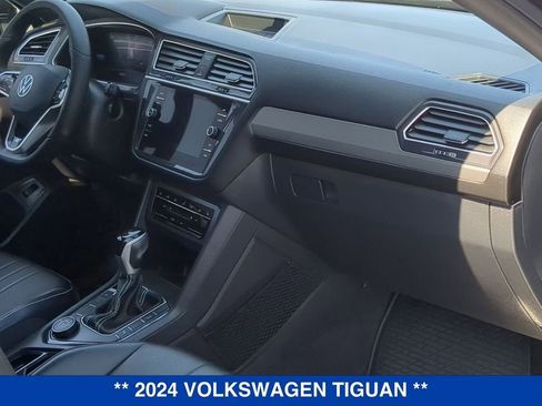 Used 2024 Volkswagen Tiguan SE R-Line AWD/4WD image 23