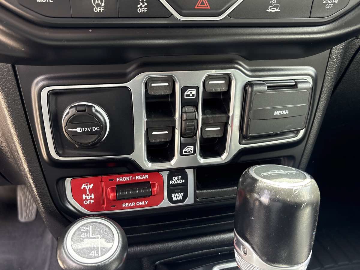 Used 2021 Jeep Gladiator Rubicon AWD/4WD image 30