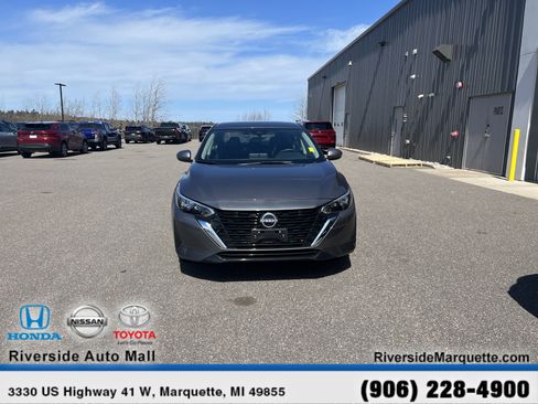 Used 2024 Nissan Sentra SV image 2