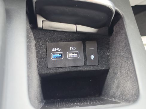Used 2025 Genesis GV70 2.5T AWD/4WD image 29