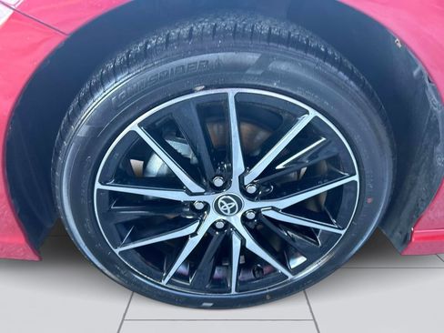 Used 2024 Toyota Camry SE image 9