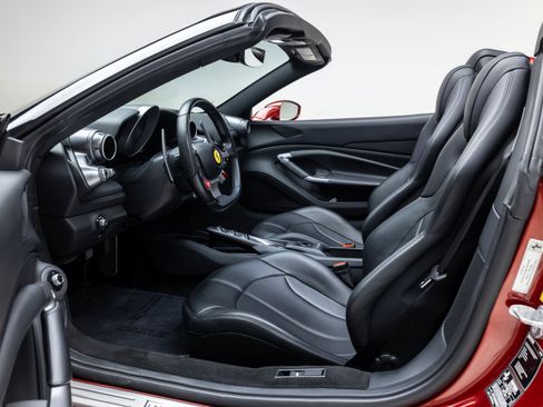 Certified 2022 Ferrari F8 Tributo RWD image 67
