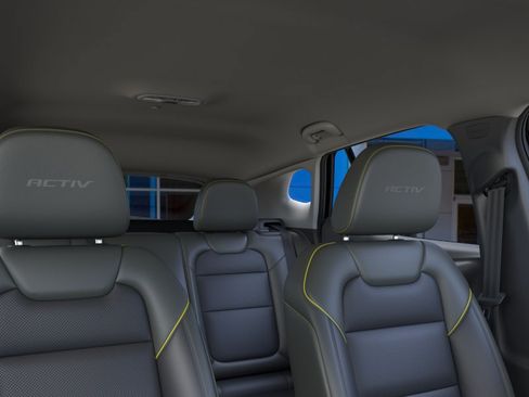 New 2026 Chevrolet Trax ACTIV FWD image 24