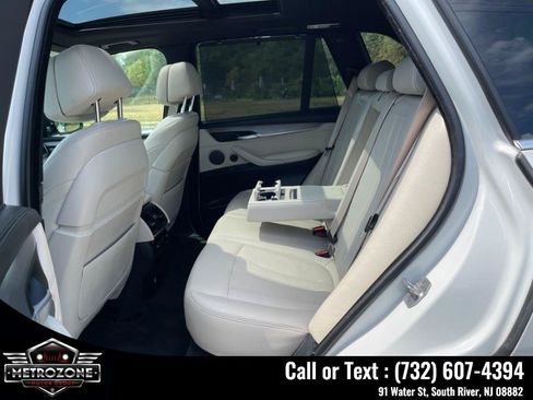 Used 2017 BMW X5 xDrive50i w/ Executive Package AWD/4WD image 17