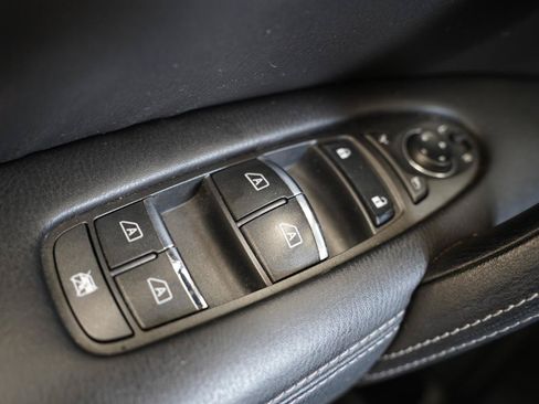 Used 2015 INFINITI QX80 4WD w/ 22" Wheel Package image 30