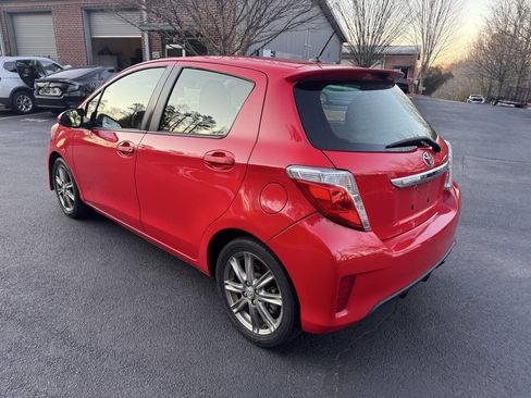 Used 2012 Toyota Yaris SE image 3