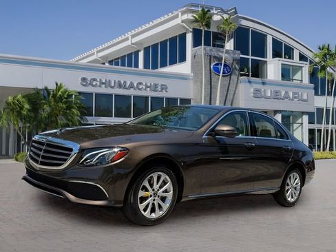 Used 2018 Mercedes-Benz E 300 4MATIC image 3