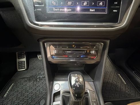 Used 2024 Volkswagen Tiguan SE R-Line FWD image 20
