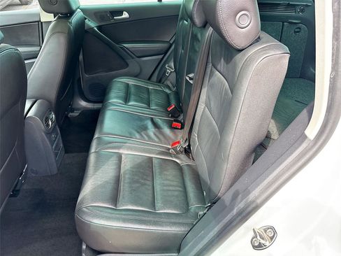 Used 2017 Volkswagen Tiguan Sport image 25