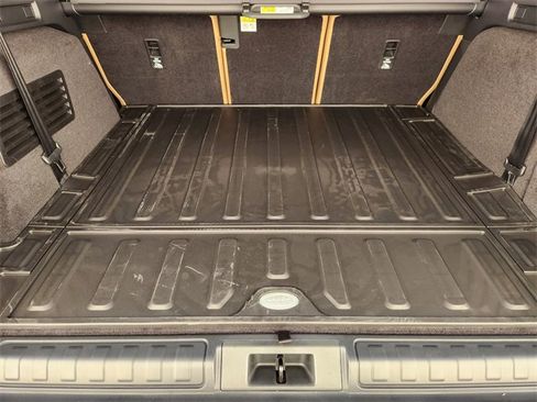 New 2026 Land Rover Discovery Limited Edition image 21