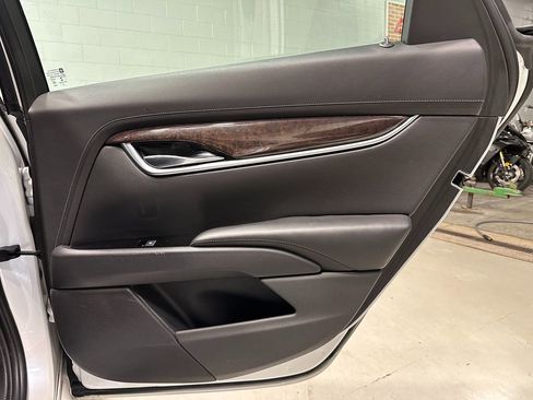 Used 2017 Cadillac XTS Premium Luxury image 16