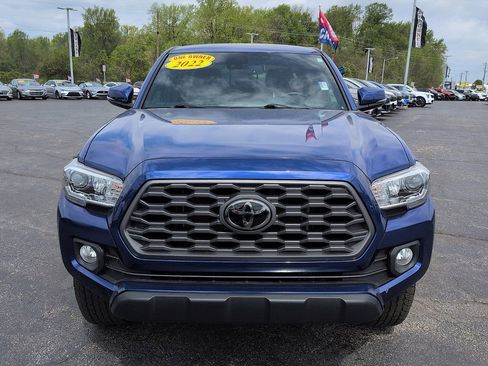 Used 2022 Toyota Tacoma TRD Off-Road image 3