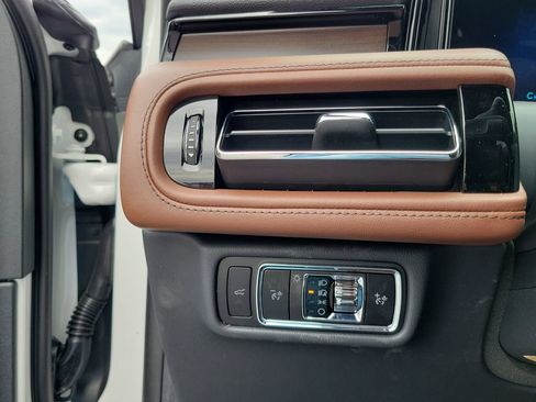 New 2026 Lincoln Aviator Reserve AWD/4WD image 23