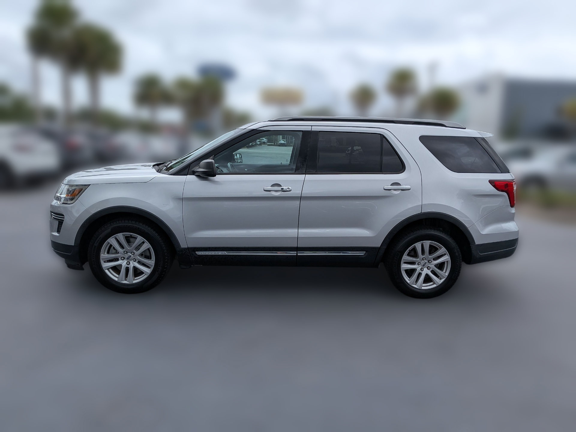 Used 2019 Ford Explorer XLT FWD image 8