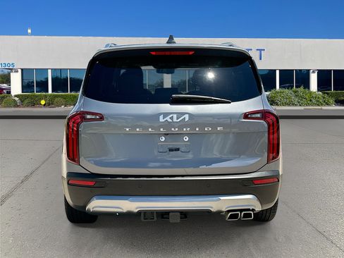 Used 2022 Kia Telluride SX w/ Towing Package FWD image 6