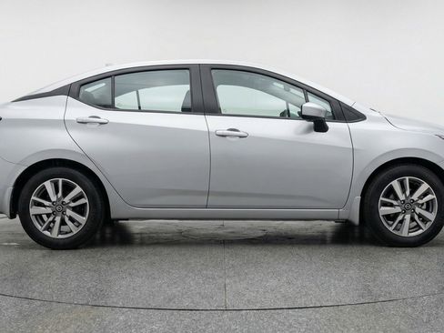 Used 2025 Nissan Versa SV FWD image 11
