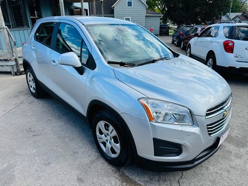 Used 2016 Chevrolet Trax LS FWD image 1