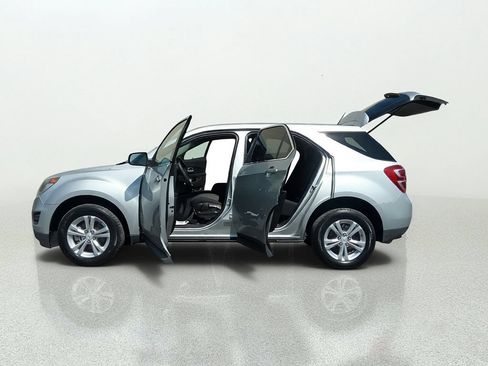 Used 2017 Chevrolet Equinox LS FWD image 12