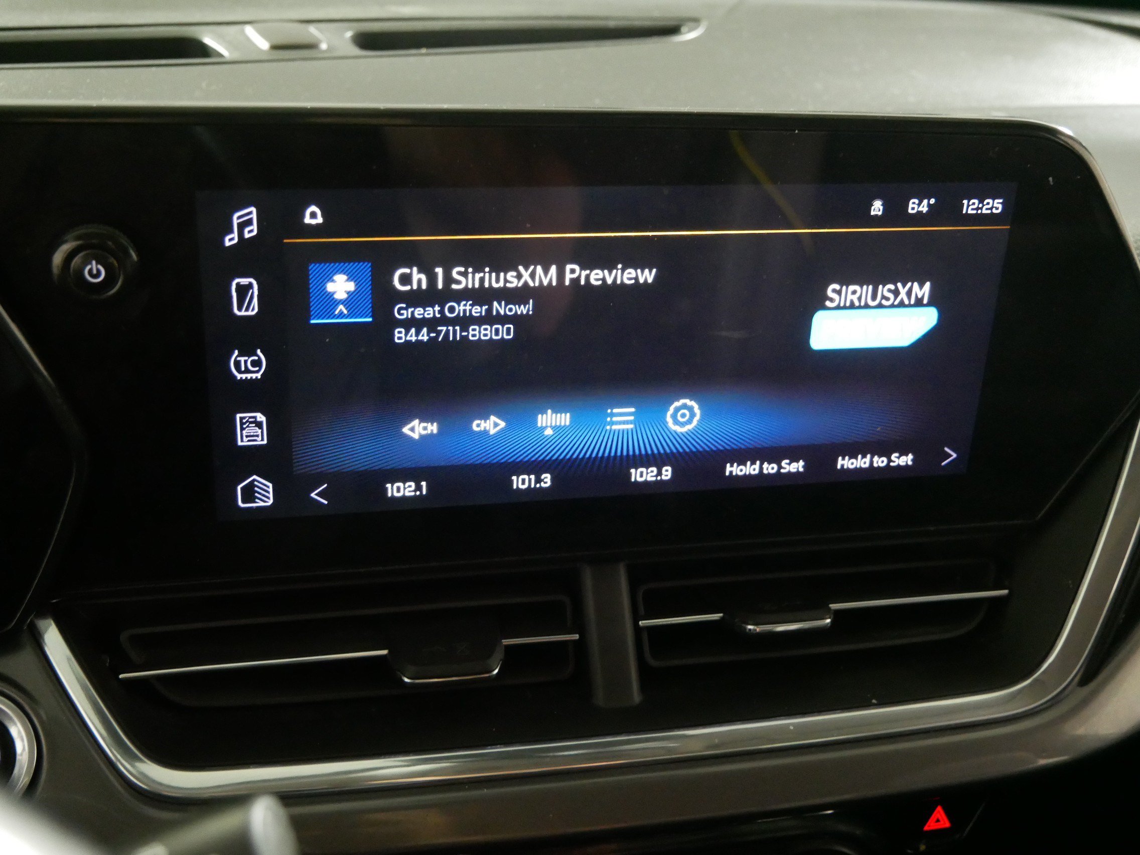 Used 2025 Chevrolet Trax ACTIV w/ Driver Confidence Package FWD image 22