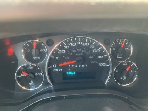 Used 2019 Chevrolet Express 2500 w/ Driver Convenience Package RWD image 16