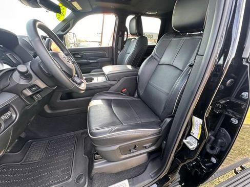 Used 2024 RAM 2500 Limited AWD/4WD image 9