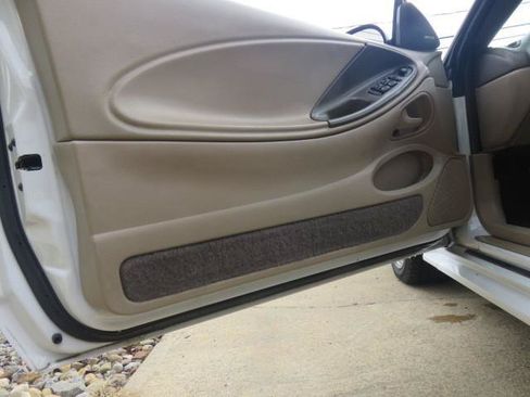 Used 2001 Ford Mustang GT RWD image 19