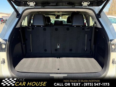 Used 2020 Toyota Highlander XLE image 21