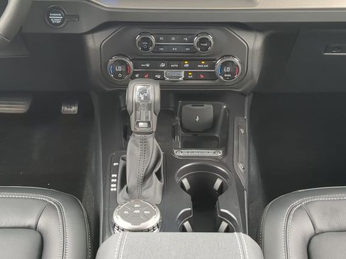 New 2026 Ford Bronco Outer Banks image 17