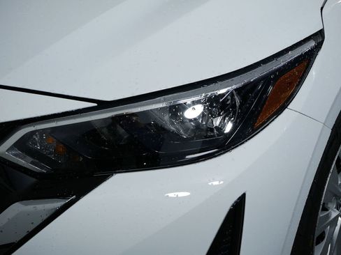 Used 2025 Nissan Sentra S image 14