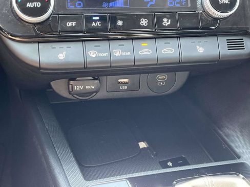Certified 2025 Hyundai Elantra SEL FWD image 18