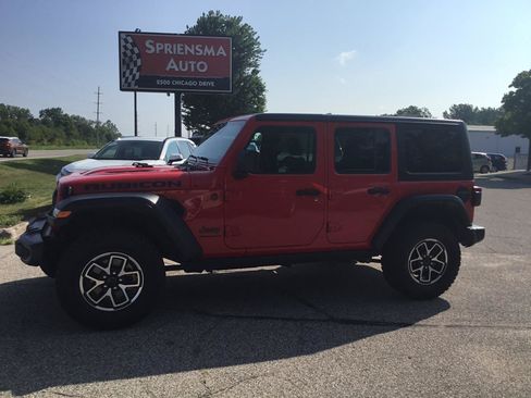 Used 2024 Jeep Wrangler Unlimited Rubicon AWD/4WD image 12