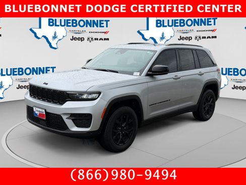Used 2024 Jeep Grand Cherokee Altitude AWD/4WD image 1