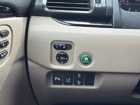 Used 2017 Honda Pilot Touring image 15
