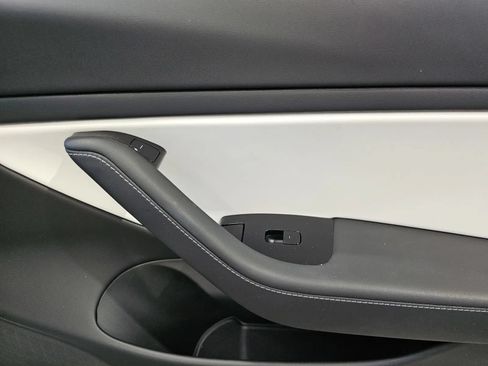 Used 2020 Tesla Model 3 RWD image 6