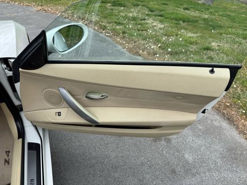 Used 2006 BMW Z4 3.0i image 34