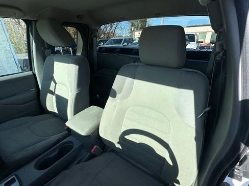 Used 2018 Nissan Frontier S image 2