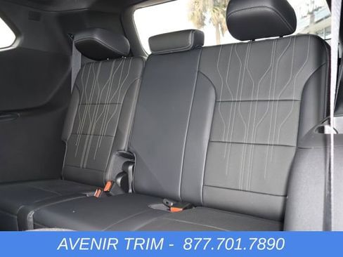 New 2026 Buick Enclave Avenir w/ Super Cruise Package AWD/4WD image 12