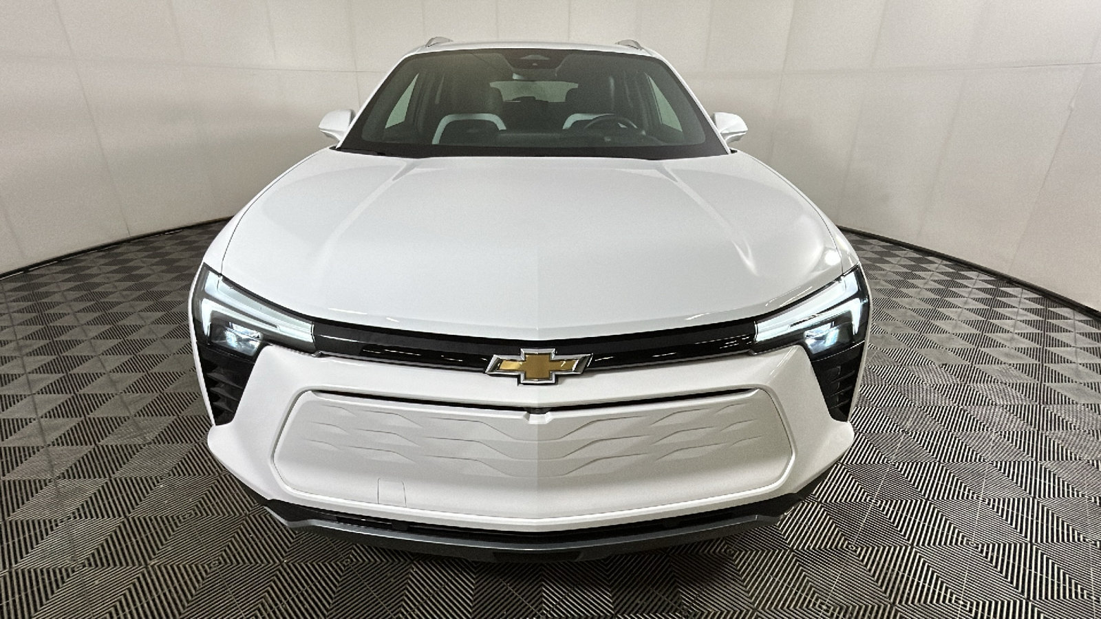 Used 2024 Chevrolet Blazer EV LT AWD/4WD image 9