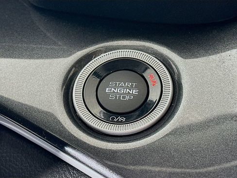 Certified 2023 Jeep Grand Cherokee Laredo w/ Luxury Tech Group I image 23