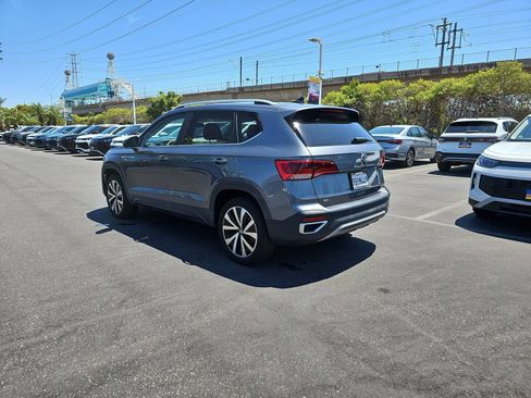 Used 2022 Volkswagen Taos SE FWD image 7