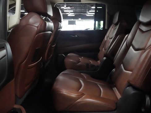 Used 2018 Cadillac Escalade ESV Premium Luxury AWD/4WD image 22