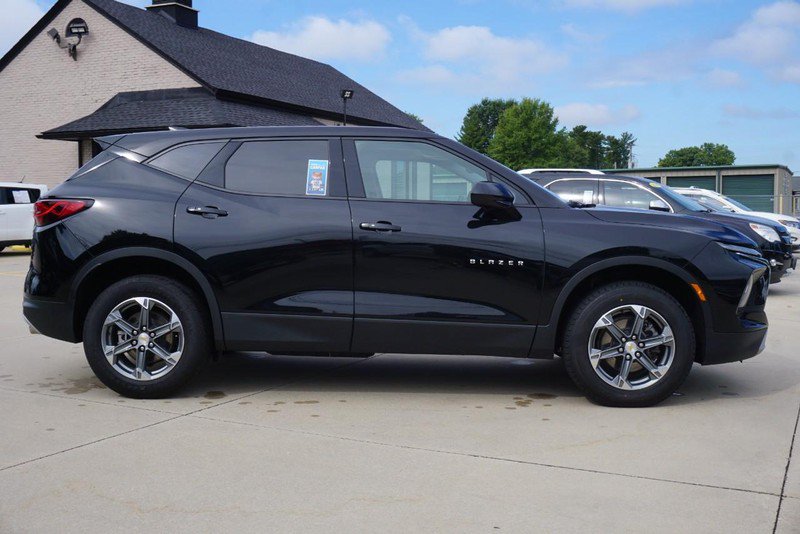 Used 2024 Chevrolet Blazer LT w/ LPO, Floor Liner Package FWD image 2