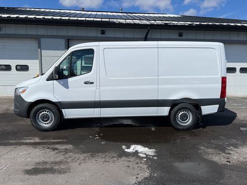 Used 2026 Mercedes-Benz Sprinter 2500 image 4
