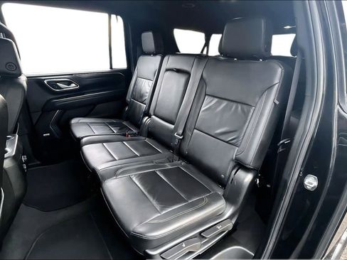 Used 2024 Chevrolet Suburban LT image 24